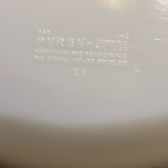 Pyrex Vintage Casserole Dish Glass Lid Homestead Pattern Speckled Beige Base - Picture 5 of 7